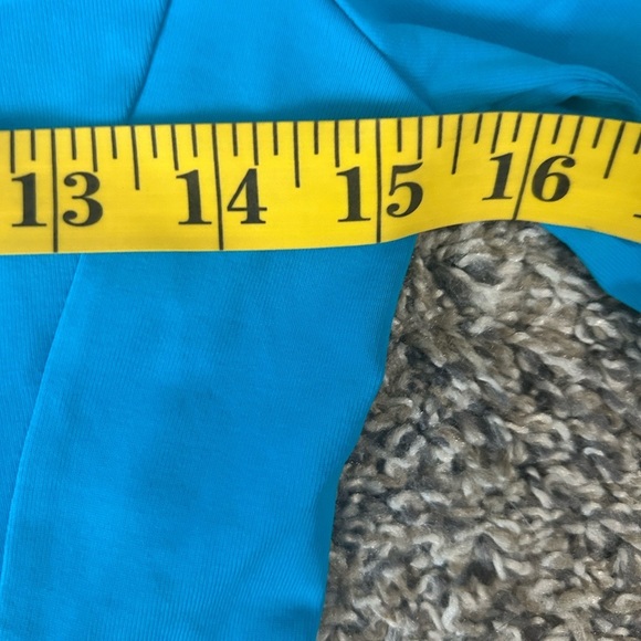 O’Neil 365 swim and sun long sleeve top size XS - Picture 8 of 8